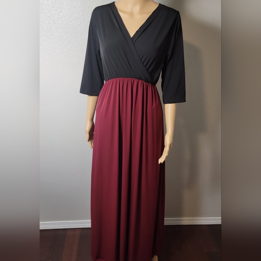 Women's Size Large Bella Flore V-neck Empire Waist Maxi Dress Black & Garnet